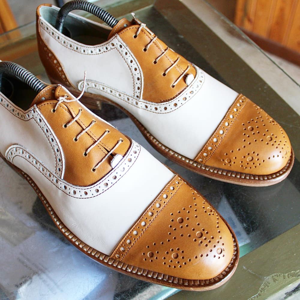 Pisana correspondence/spectator shoes. Photo credit: Calzoleria Pisana